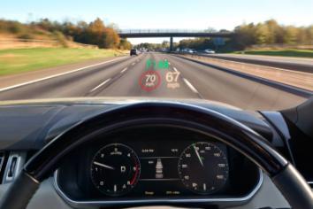 Wyświetlacze przezierne HUD - Head Up Display Od lat 50.