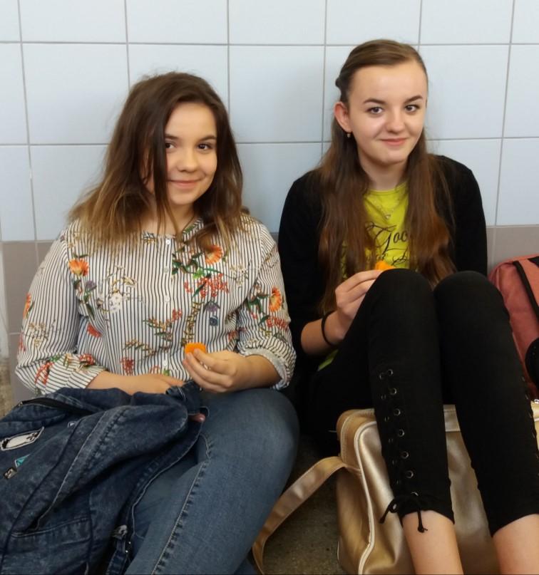 Marchewkowe ciekawostki: W kwietniowy poniedziałek w naszej szkole dominowały barwy marchwi pomarańcz i zieleń. Dlaczego? 4 kwietnia obchodzony jest Dzień Marchewki.