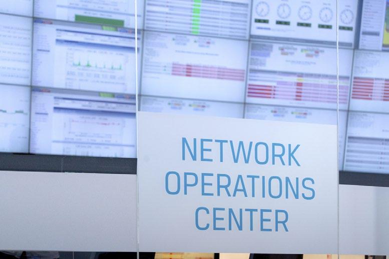 Comarch IT Outsourcing Są to usługi ciągłe, których zadaniem jest zapewnienie kompleksowej obsługi IT klienta, począwszy od pełnego wsparcia dla użytkownika końcowego (Service Desk i opieka