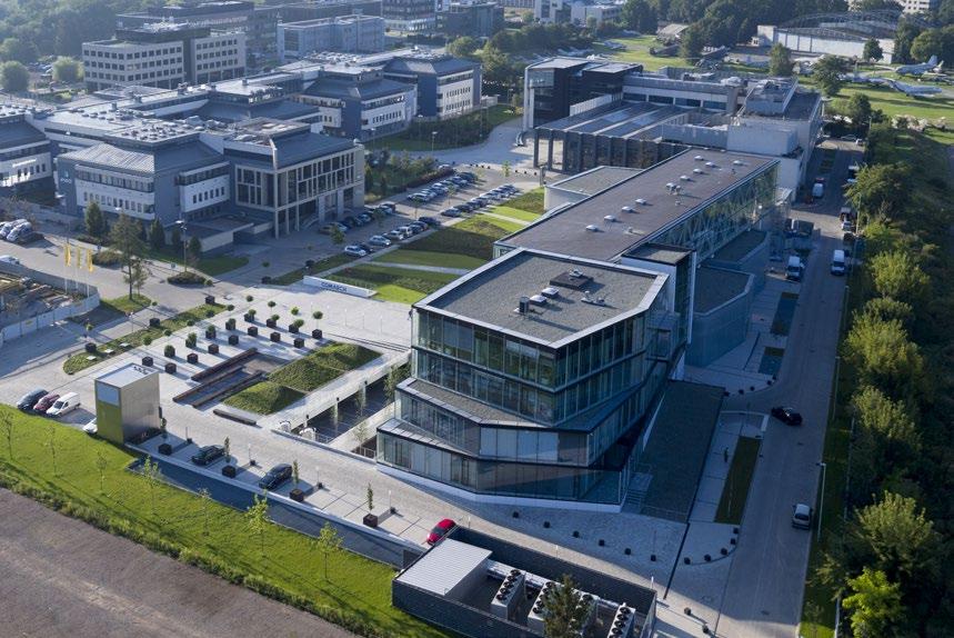 Comarch WMS rozwiązanie umożliwiające kompleksową obsługę magazynu wysokiego składowania. W skład pakietu wchodzą: Comarch WMS Zarządzanie oraz Comarch WMS Magazynier.