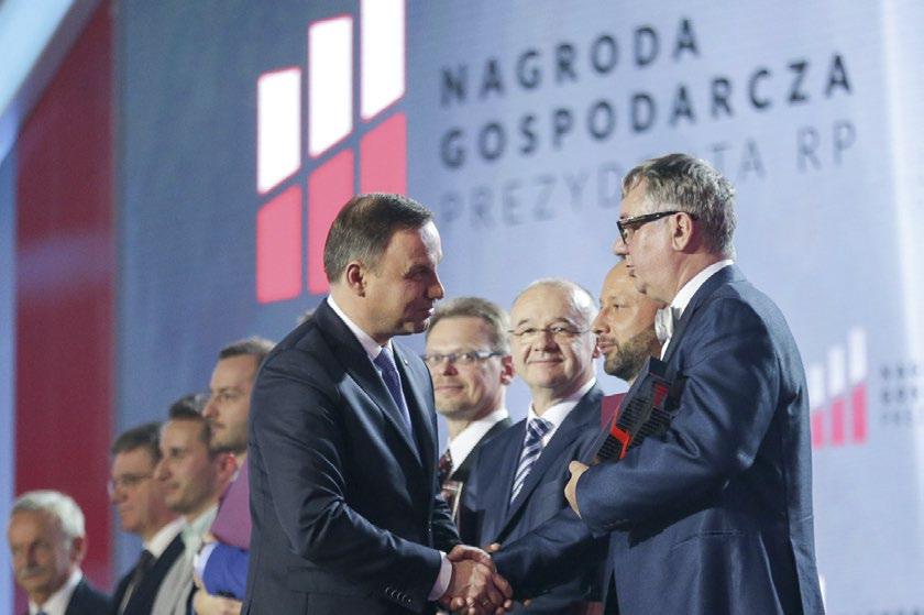 z 50% udziałem w rynku oraz utrzymał wiodącą pozycję jeżeli chodzi o liczbę pozyskanych nowych klientów w ciągu roku. Comarch uplasował się na trzecim miejscu w rankingu IT@Bank 2016.