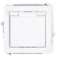 NOWOŚĆ Mechanizm gniazda bryzgoszczelnego 2P+Z SCHUKO (klapka biała) Splash-proof socket 2P+Z SCHUKO (white cover) DGPB-1s Gniazda serii DECO posiadają przesłony torów prądowych (ochrona dla