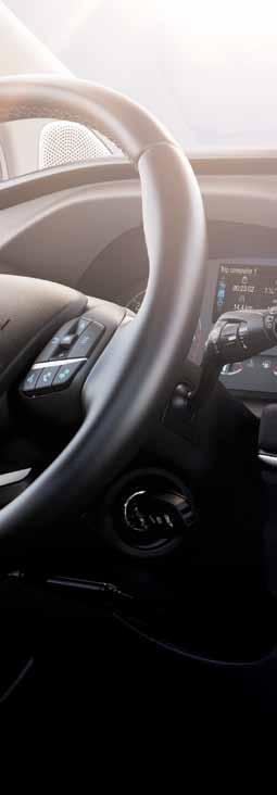 Systemy audio i nawigacji Radioodtwarzacz z Ford SYNC 3 Lite (ICE PACK 18) zawiera: kolorowy wyświetlacz TFT 4, zintegrowany panel sterowania, funkcja wzywania pomocy Emergency Assistance, Bluetooth,