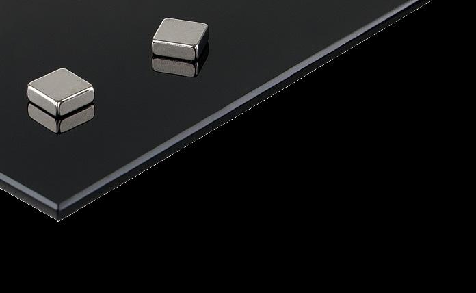 mobilna Tablica dwustronna o powierzchni szklanej czarno-białej z właściwościami magnetycznymi.