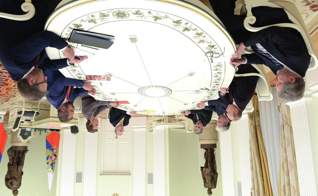ŹRÓDŁO: KREMLIN.RU kampanię czarnego PR. Centralna Komisja Wyborcza dwa razy ujawniła jego zagraniczne konta.