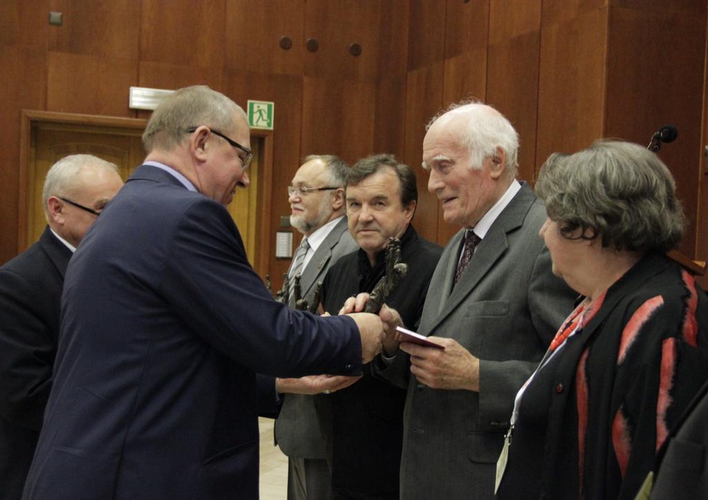 stabilna jest sytuacja Centrum Onkologii Ziemi Lubelskiej, PZL WSK Świdnik czeka na decyzje w sprawie kontraktu na śmigłowce dla armii, niepokój jest także w środowisku nauczycielskim w związku z