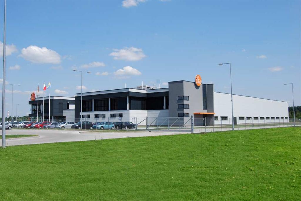 W opolskiej fabryce zatrudnia niespełna 300 osób. Wartość inwestycji wyniosła 30 mln PLN. Obecnie firma rozwija dział R&D w oparciu o lokalne zasoby kadrowe. Fabryka firmy ifm ecolink przy ul.