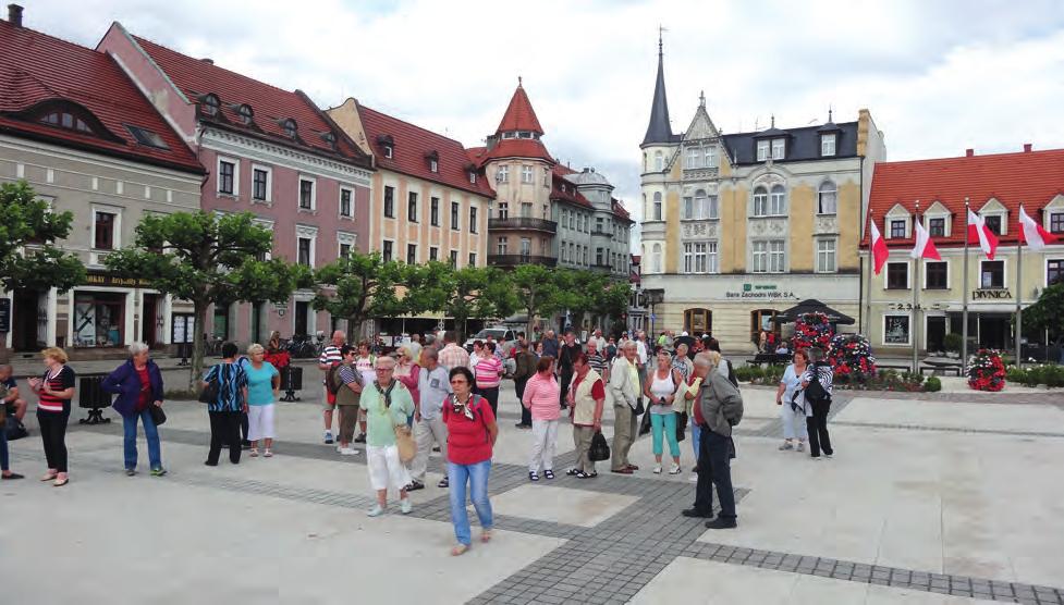EUROREGIONALNE SPOTKANIA SENIORÓW W ramach jednego z działań projektu RAZEM, realizowanego przez Stowarzyszenie Region Beskidy w partnerstwie z czeskim stowarzyszeniem Region Beskydy, przeprowadzono