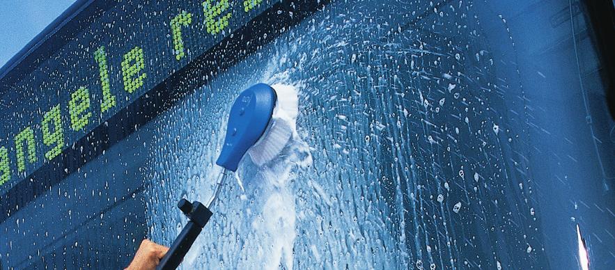 Rodzaj powierzchni Rodzaj zabrudzeń często determinuje ph detergentu, którego należy użyć Nie wszystkie detergenty mogą być stosowane na każdej powierzchni.