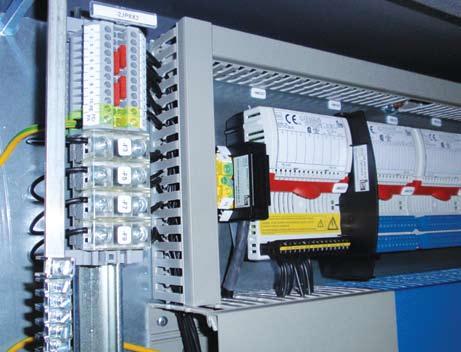 Automatic Systems Engineering Zastosowane moduły iskrobezpieczne połączone z modułami nieiskrobezpiecznymi dzięki przekładce spełniającej odstęp 50 mm (PN EN 60079 14) Systemy automatyki w główniej