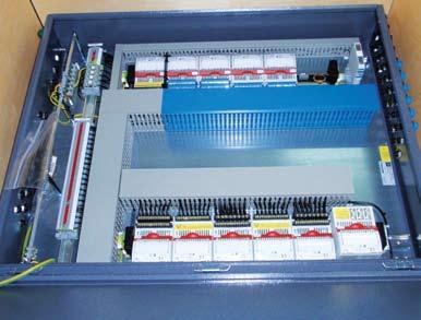 elektrotechnika Ex i odpowiednio pomalowanych w kolorze wybranym przez klienta. Cały system obsługuje 1144 sygnały analogowe, cyfrowe i temperaturowe RTD i mv.