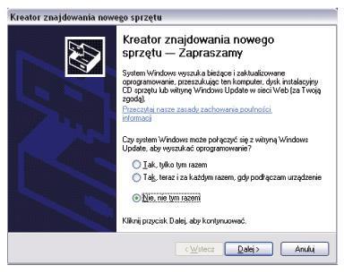 Kliknij przycisk Tak, tylko tym razem, a następnie kliknij Dalej. Włóż płytę od producenta. Wybierz pole opcji Zainstaluj oprogramowanie automatycznie (zalecane) i kliknij Dalej.