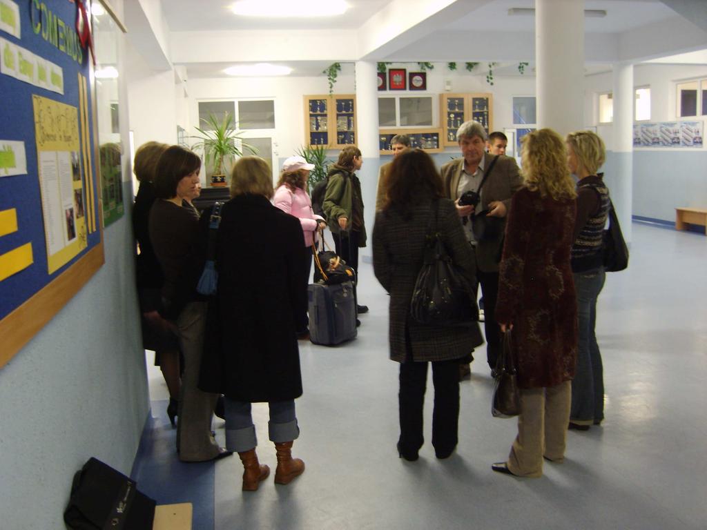 Str. 5 Du 5 au 9 novembre 2007 le college ZSI im. Jana Pawa II a accueilli les professeurs et les élèves de France et de Roumanie.