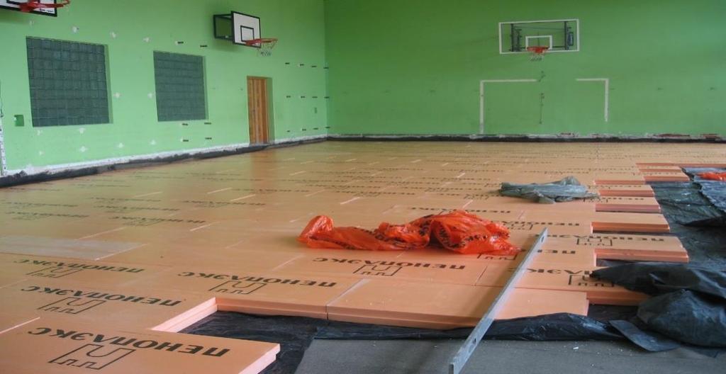 Rozpoczęto prace związane z termomodernizacją budynków Szkoły Podstawowej w Kiczni i Zespołu Szkolno-Przedszkolnego w Łącku.