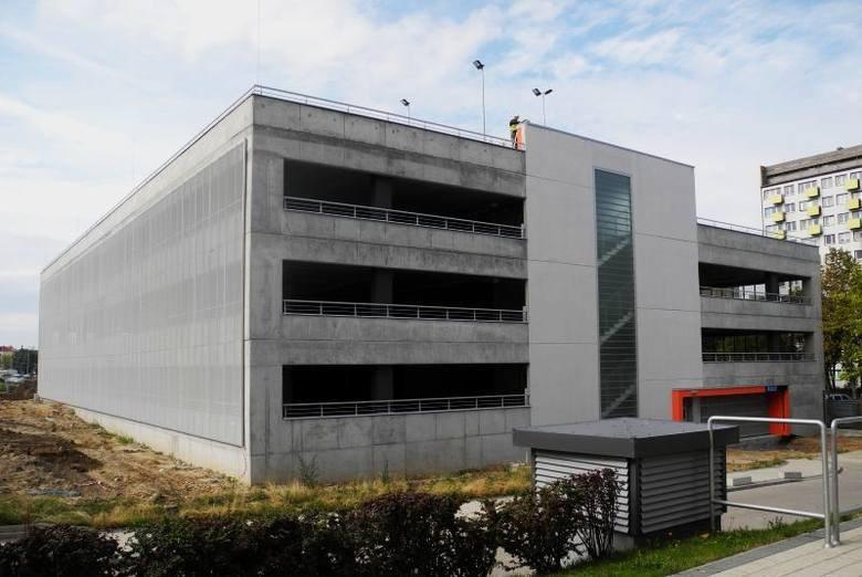 Rysunek 3 8. Parking wielopoziomowy przy ul. J.