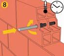 Zamknąć kapturek na perforowanej tulejce w celu zabezpieczenia przed wypływaniem kleju podczas osadzania stalowego pręta.