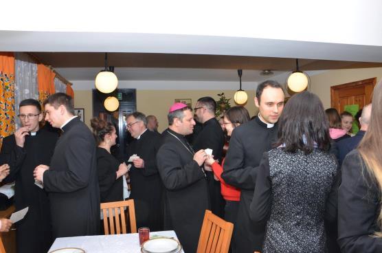 W spotkaniu wzięło udział 1600 kolędników, a towarzyszyło im niemal 200 opiekunów świeckich, 25 sióstr zakonnych i 30 księży.