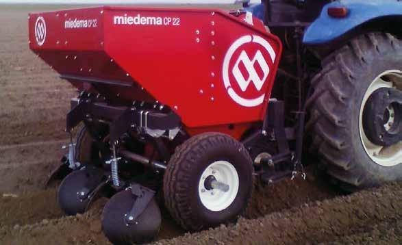 MIEDEMA CP 22 FARMER Model CP 22 Miedema stanowi najlepsze rozwiązanie dla profesjonalnych plantatorów ziemniaków uprawiających niewielkie lub nieregularne pola.