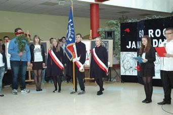 imię 25 Pułku Artylerii Pancernej. Następnie uczniowie klas IV- VI dali niepowtarzalny występ artystyczny.