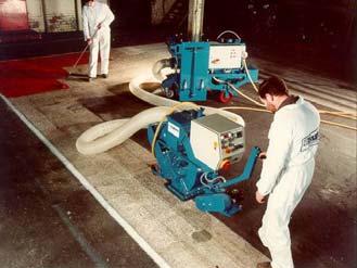 6. Przygotowanie podłoża Podłoże betonowe musi być oczyszczone mechanicznie np. metodą strumieniowościerną lub wodą pod wysokim ciśnieniem.