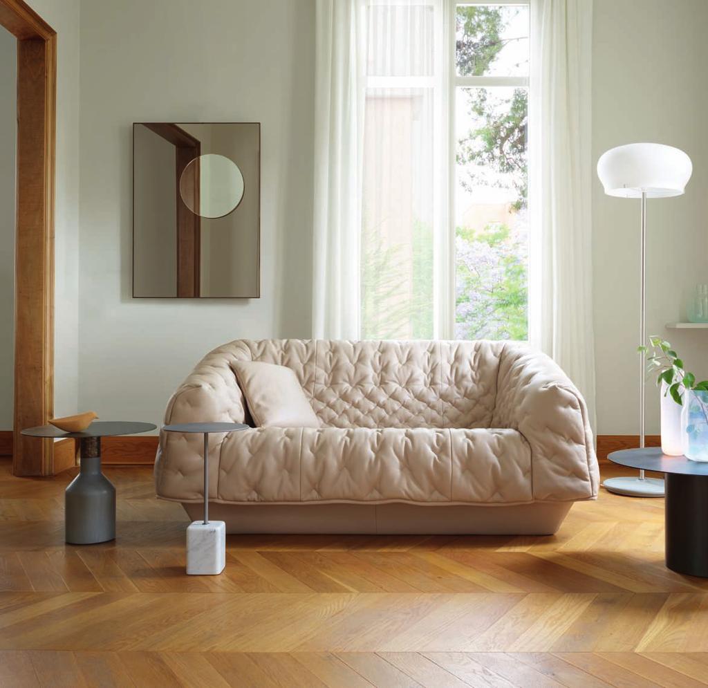 Sofa AMÉDÉE, Desing Marie Christine Dorner. Ambicja, elegancja i trwałość najlepiej wyrażają kreatywny styl projektantki.