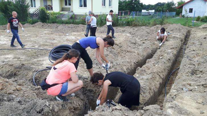 zieleni stanowi odpowiednio zaprojektowany i wykonany system nawadniania.