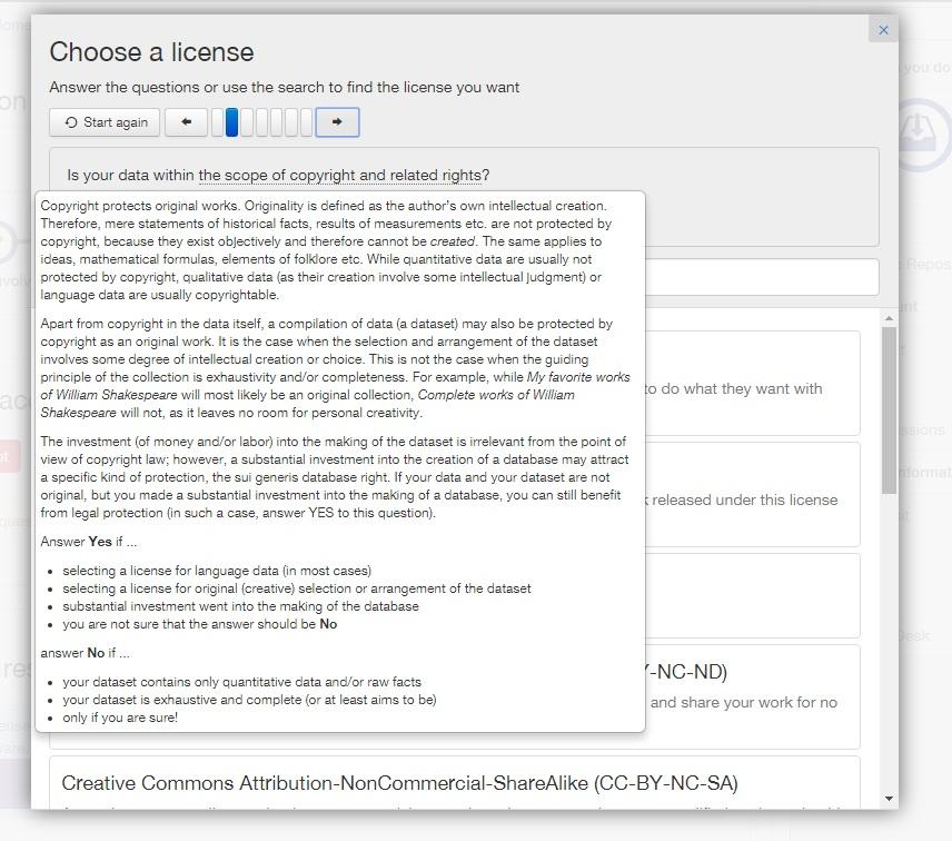 Dodatkowo OPEN License Selector zawiera szczegółowy opis każdej z możliwych opcji wyboru, wraz ze wskazówkami ułatwiającymi decyzję, które wyświetlają się po najechaniu kursorem na podkreślony obszar