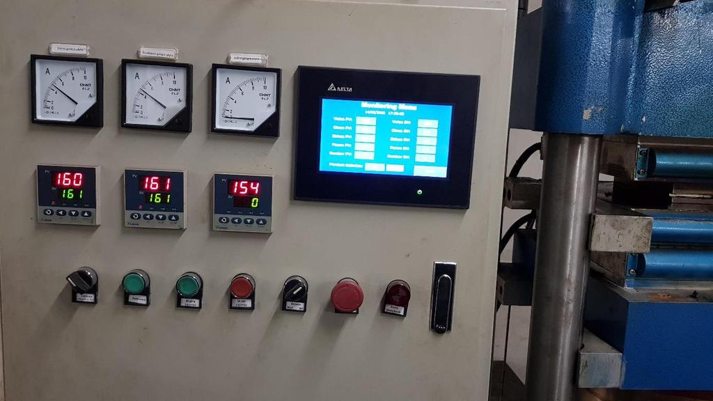 Proces produkcji odbywa się na nowoczesnych maszynach przez wysoce wykwalifikowanych pracowników.