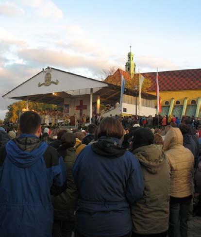 18. X Pielgrzymka do Trzebnicy jak co roku, aby uczcić świętą Jadwigę odbyła się pielgrzymka młodzieży do Sanktuarium w Trzebnicy.