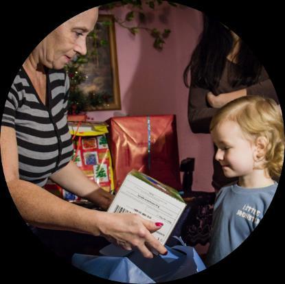 SZLACHETNA PACZKA x18! SZLACHETNA PACZKA jest projektem pomocy bezpośredniej, w którym darczyńcy przygotowują paczki dla rodzin w potrzebie.
