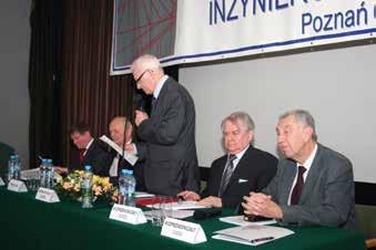 Na tę sesję przybyli również posłowie z sejmowej Komisji Infrastruktury: Stanisław Żmijan (przewodniczący), Józef Racki (wiceprzewodniczący), Andrzej Adamczyk (wiceprzewodniczący) i Jerzy Polaczek, a
