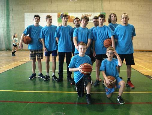 Rozpoczęły się również rozgrywki Kinder +Sport. Wśród chłopców wystartowały 2 nasze dwójki i obydwie awansowały do ćwierć finału.