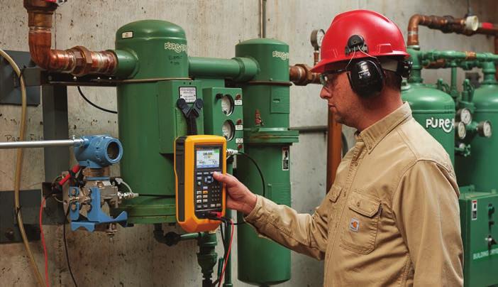 DANE TECHNICZNE Automatyczny kalibrator ciśnienia Fluke 729 Przenośny, automatyczny kalibrator ciśnienia upraszcza kalibrację ciśnienia Automatyczny kalibrator ciśnienia Fluke 729 został