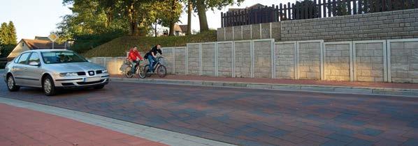 KLASY EKSPOZYCJI A KLASA BETONU Wpływ różnych warunków środowiskowych sklasyfikowany jest w klasach ekspozycji, oddziałujących na beton, żelbet, lub wbudowane części metalowe, a które nie są
