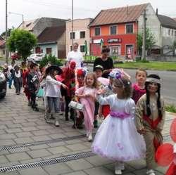 Medzi nich patrí karneval, ktorý sa v našej materskej škole uskutočňuje prakticky od jej založenia, teda od skončenia druhej svetovej vojny.