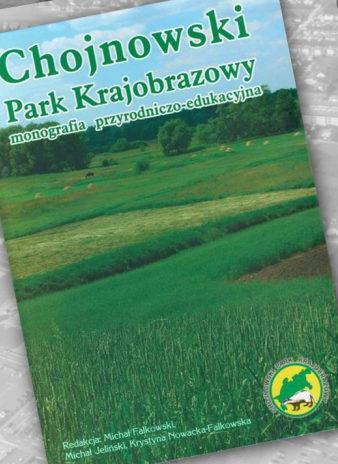 17 pozycji: 1 monografia, 2 mapy, 2 przewodniki, 6 ulotek, 5 broszur Plan