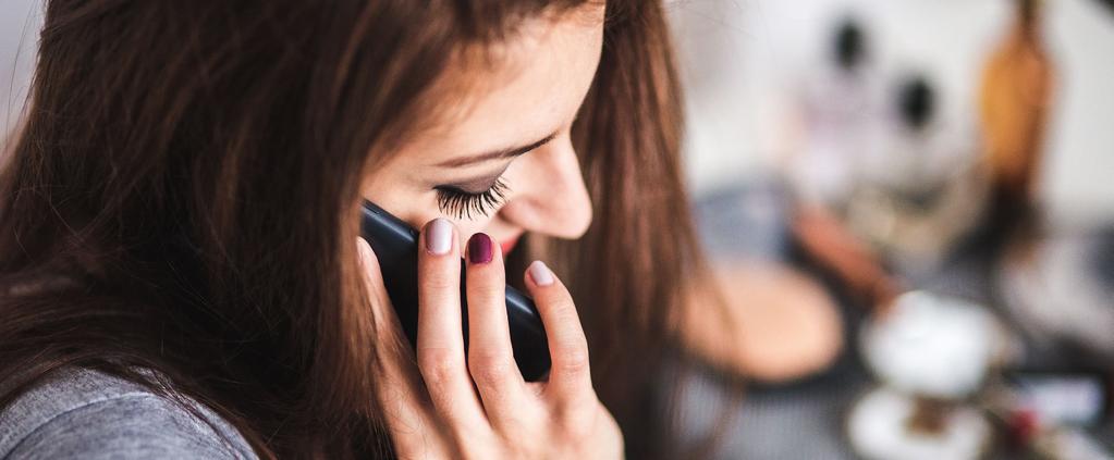 Przez telefon czy online? 60,7% ZAMÓWIENIA PRZEZ TELEFON 39,3% ZAMÓWIENIA ONLINE Od kilku lat obserwujemy transformację kolejnych branż do Internetu - nie inaczej jest w branży jedzenia na dowóz.