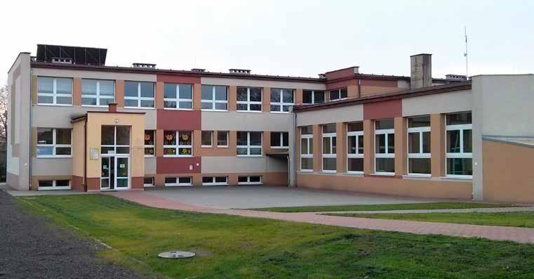 Obiekty referencyjne komercyjne Obiekt referencyjny 20 Termomodernizacja budynku Szkoły Podstawowej z zastosowaniem kaskady gruntowych dwusprężarkowych pomp ciepła NIBE W 2013 roku został poddany