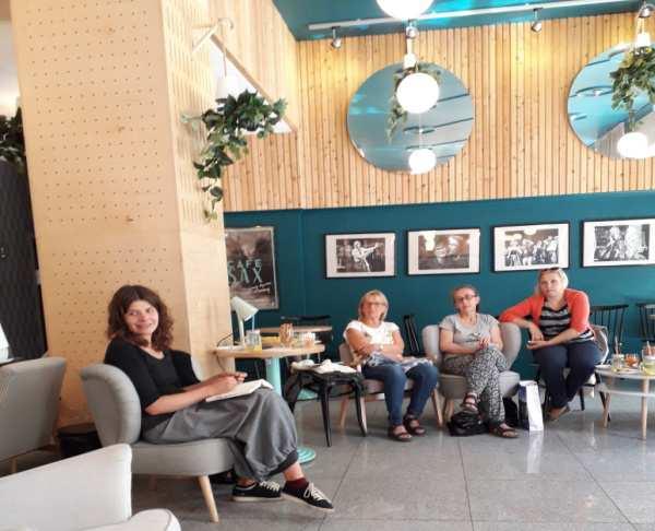 kulturalną oraz wspiera podejmowanie działań przez