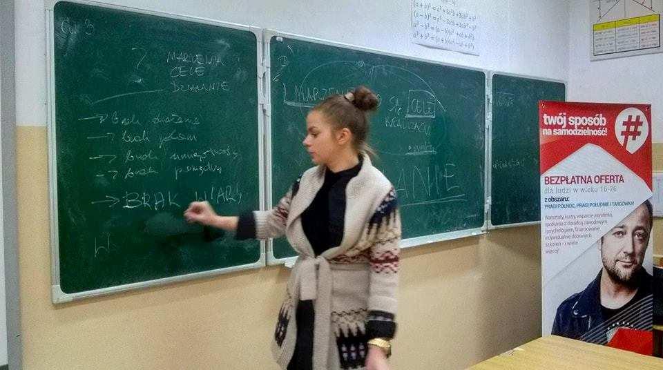 Oprócz szeregu działań stacjonarnych w klubach, prowadzone są także inne, takie jak pikniki okolicznościowe, wspólne wyjścia do