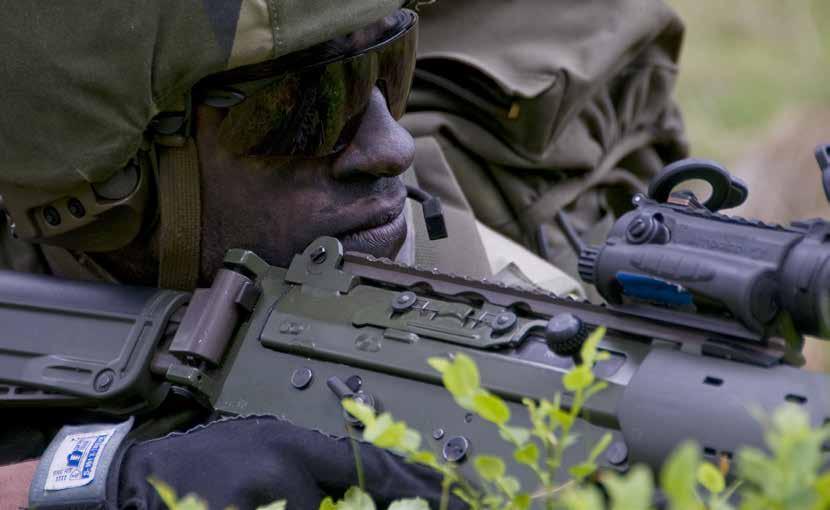 ComTac XPI Headsety Komunikacja stała się prosta Dynamiczny mikrofon ma małą cewkę przymocowaną do membrany.
