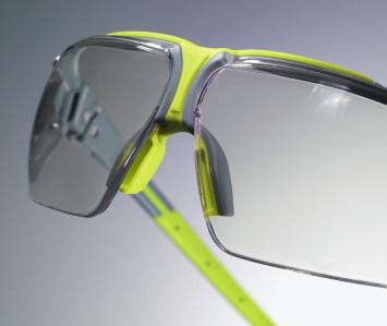 uvex i-3 add Perfekcyjny obraz w każdej sytuacji Optymalne okulary ochronne zapewniają lepsze i bezpieczniejsze widzenie Okulary ochronne uvex i-3 add posiadają dyskretnie zintegrowaną korekcję