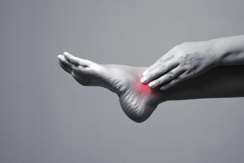 Stopy koślawe lub z deformacjami iezależnie od tego, czy naturalne cechy stopy, takie jak szczególnie duża szerokość, mięsistość lub deformacje stopy, są wrodzone czy nabyte, wraz z upływem czasu na