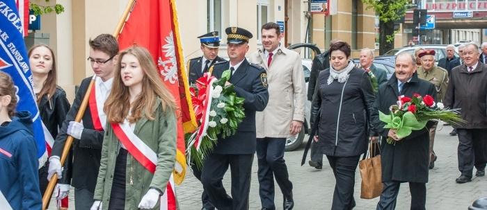 Chłopcy kontra Basia starają się tworzyć muzykę świeżą, nieuchwytną; dbają o tę swoistość, lubują się w nieoczywistych rozwiązaniach muzycznych i tekstowych, rozsmakowują się w szeleszczących