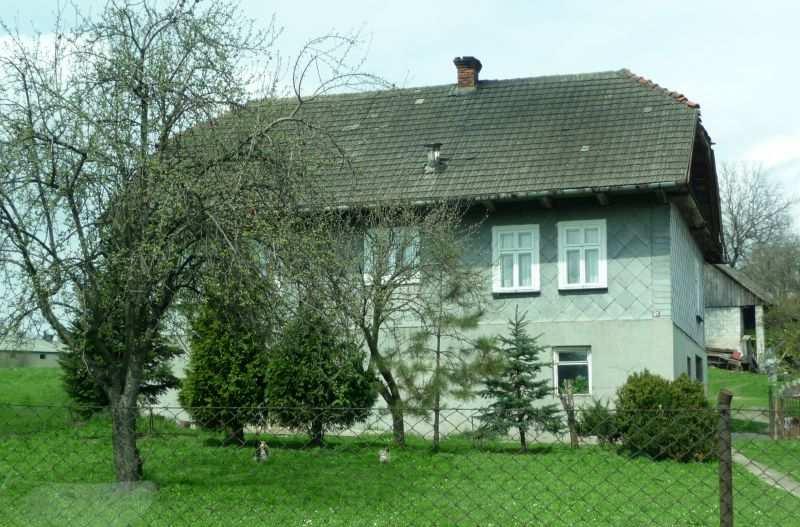 24 Fot. nr 34. Prawy część domu.