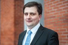 Natomiast stary port wewnętrzny, położony wzdłuż Martwej Wisły, nie daje większych możliwości ze względu na swoje parametry techniczno-eksploatacyjne.