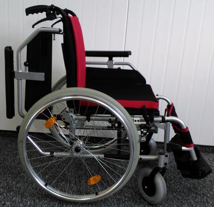 (Illustration 19; 20.) Place the patient in the wheelchair.