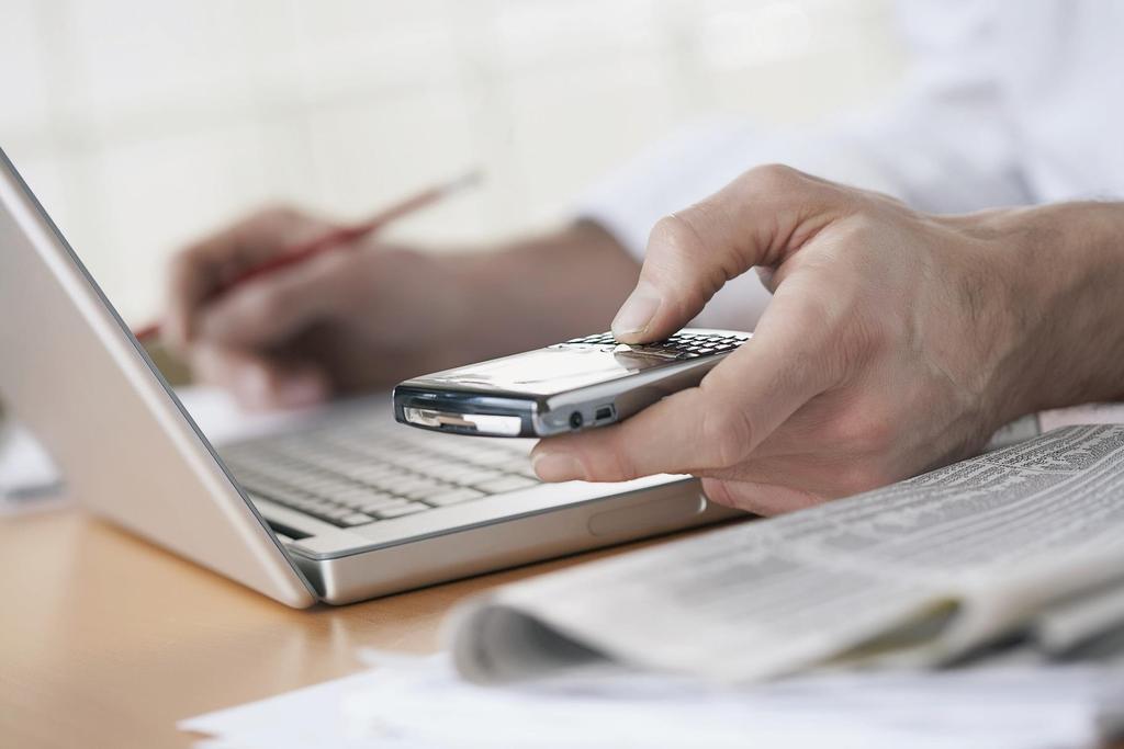 Tonąc w morzu danych, łakniemy kropli informacji (z przedmowy do wydania polskiego książki pt. Finanse do góry nogami ) Tempo zmian w gospodarce, otaczające każde przedsiębiorstwo jest olbrzymie.
