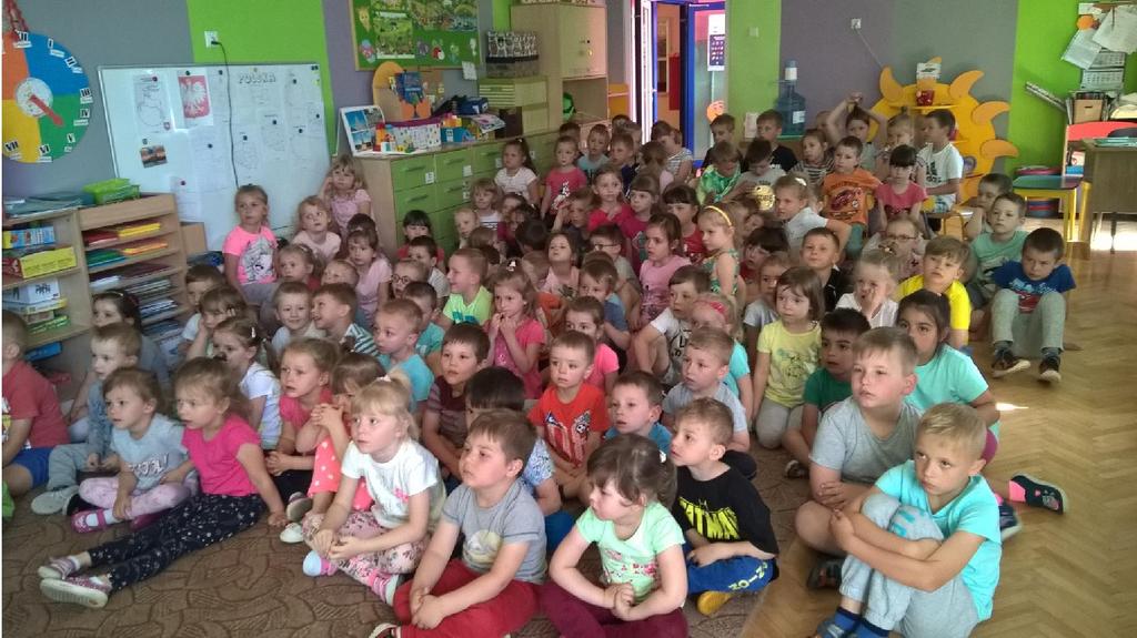 W naszym przedszkolu odbył się spektakl pt. Zaczarowany las.