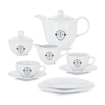 Łyżeczki: 14 cm Materiał: Porcelana eu Kolor: biały Nadruk: Znakowanie kalką odporne na mycie w zmywarce, CMYK, logo AWL na każdym elemencie zestawu.